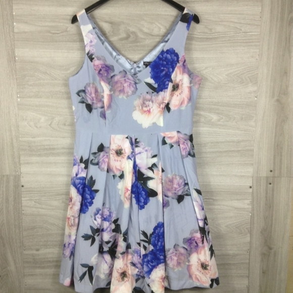 City Chic Soft Blue Sleeveless Floral Midi Dress - Picture 2 of 3